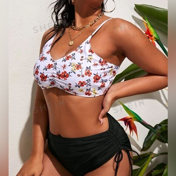 SHEIN Swim Curve Summer Beach Plus
Drawstring Ruched Side Bikini Bottom - Picture 5 of 8